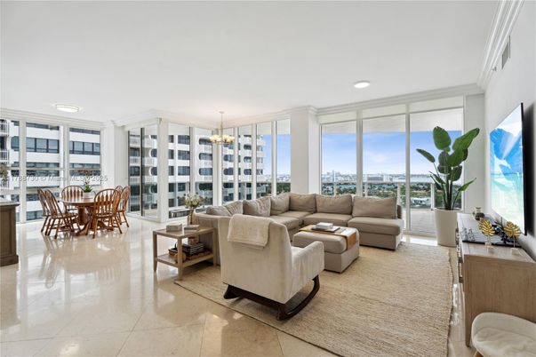 Chandelier, Dining room, Interior, Living room, Recessed Lighting