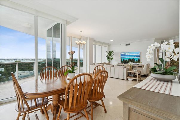 Chandelier, Dining room, Interior, Living room, Recessed Lighting