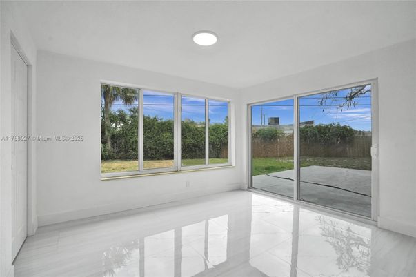 Empty room, Interior, Marble, Recessed Lighting