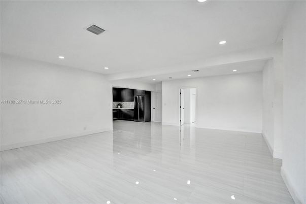 Empty room, Interior, Kitchen, Recessed Lighting