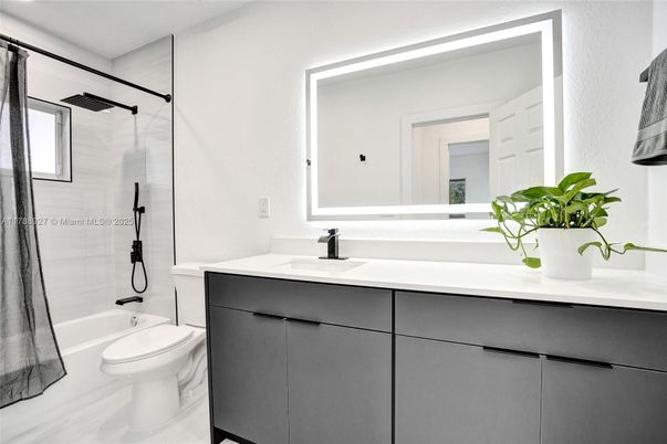 Bathroom, Dual Sink Vanities, Interior
