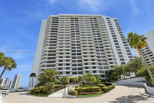 Exterior, Facade, Condo Building