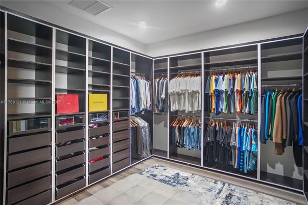 Interior, Recessed Lighting, Walk-in Closets