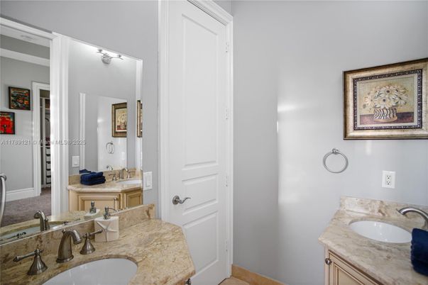 Bathroom, Dual Sink Vanities, Interior