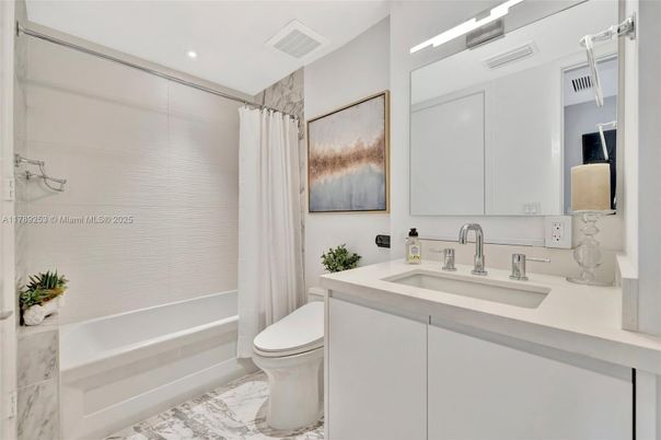 Bathroom, Dual Sink Vanities, Interior, Marble, Recessed Lighting