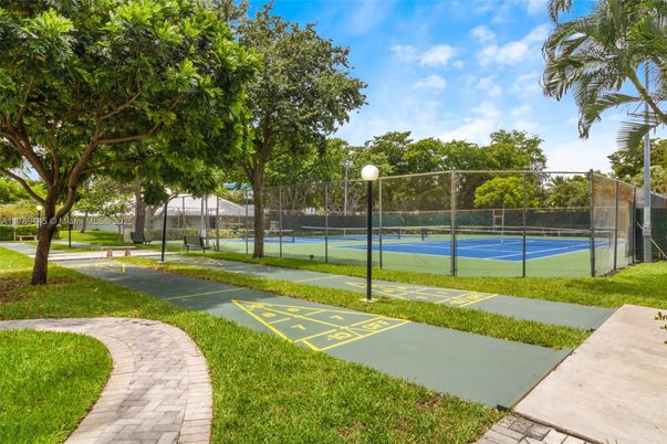 Exterior, Tennis Courts