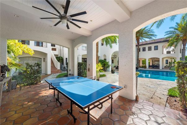 Exterior, Game Room, Pool