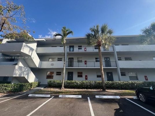 Exterior, Facade, Condo Building