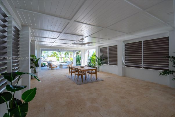 Dining room, Interior