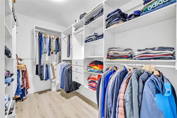 Interior, Walk-in Closets, Wood Texture Flooring