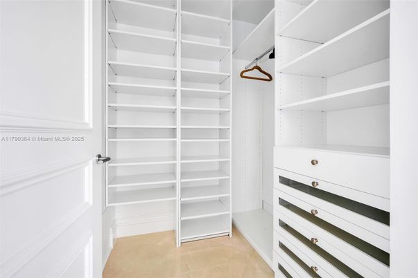 Interior, Walk-in Closets