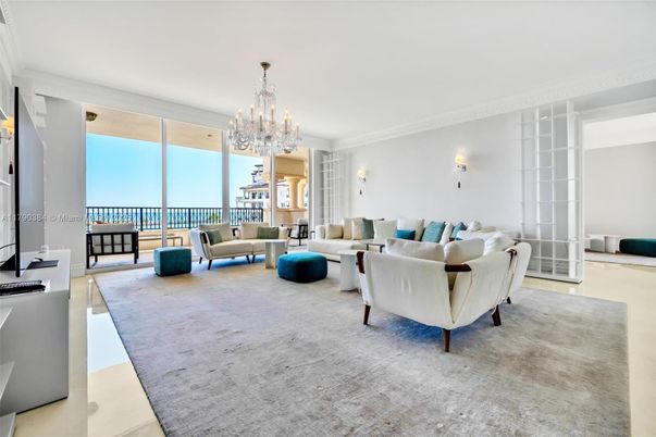 Chandelier, Interior, Living room