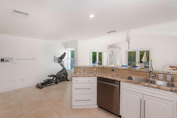 Fitness Equipment, Interior, Kitchen, Recessed Lighting