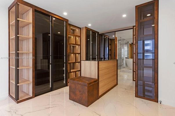 Interior, Marble, Recessed Lighting, Walk-in Closets