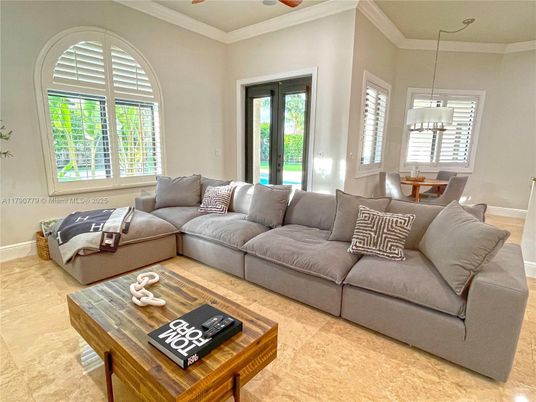 Dining room, Interior, Living room, Pendant Lights