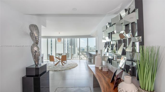 Dining room, Interior, Pendant Lights