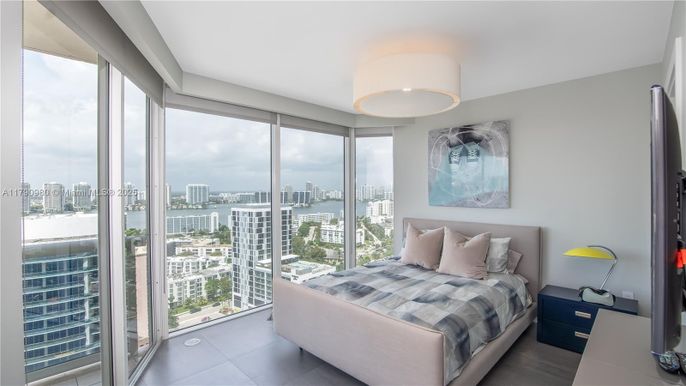 Bedroom, Interior, Water