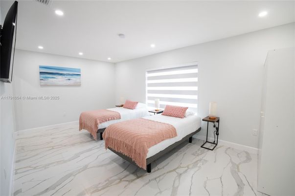 Bedroom, Interior, Marble, Recessed Lighting