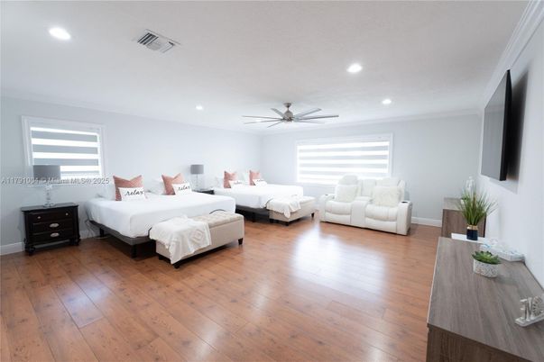 Bedroom, Interior, Recessed Lighting, Wood Texture Flooring