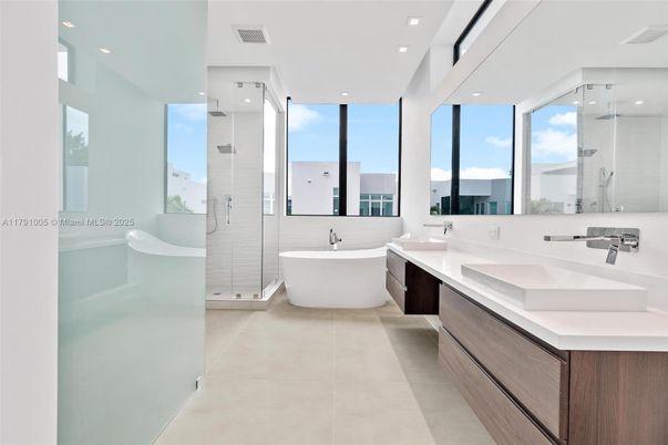 Bathroom, Dual Sink Vanities, Free Standing Baths, Glass Shower, Interior, Recessed Lighting