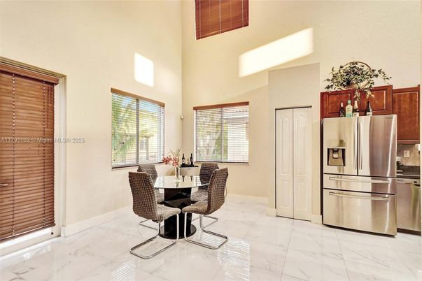 Dining room, Interior, Kitchen, Marble, Stainless Steel Appliances