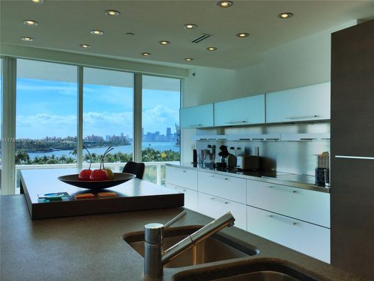 Interior, Kitchen, Recessed Lighting, Water