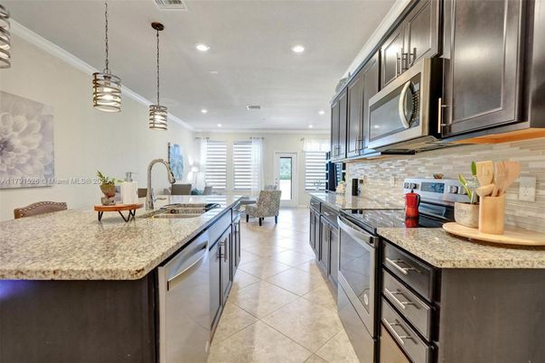 Dining room, Interior, Kitchen, Pendant Lights, Recessed Lighting, Stainless Steel Appliances