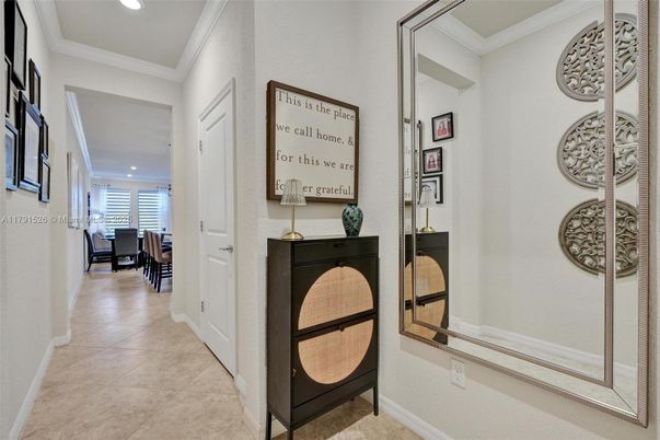 Dining room, Interior, Recessed Lighting