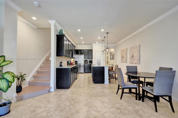 Dining room, Interior, Kitchen, Pendant Lights, Recessed Lighting, Stainless Steel Appliances