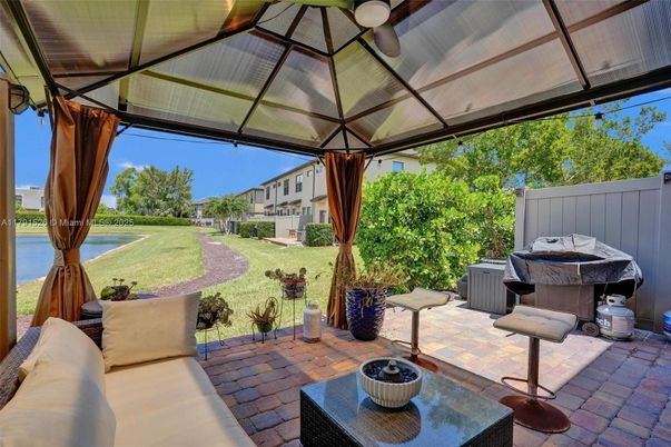 Backyard, Exterior, Hot Tub