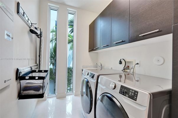 Interior, Washer