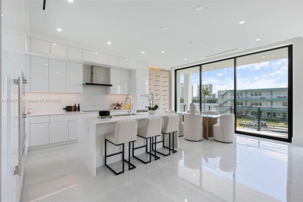 Dining room, Interior, Kitchen, Recessed Lighting