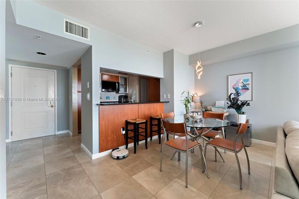 Dining room, Interior, Kitchen, Pendant Lights, Stainless Steel Appliances