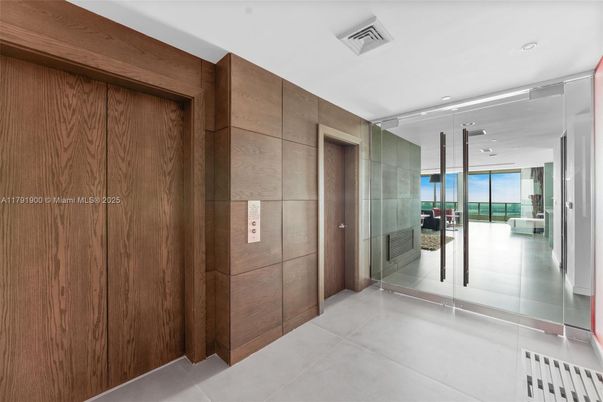 Elevator, Interior, Recessed Lighting
