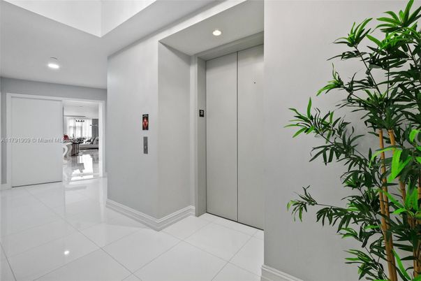 Elevator, Interior, Recessed Lighting