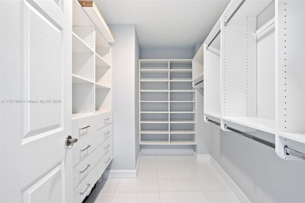 Interior, Walk-in Closets