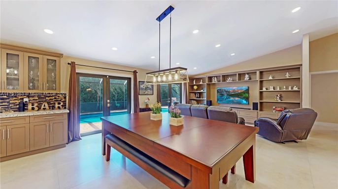 Dining room, Interior, Living room, Pendant Lights, Recessed Lighting