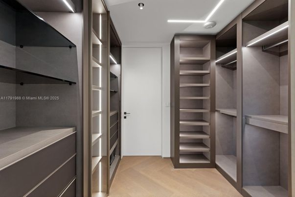 Interior, Recessed Lighting, Walk-in Closets, Wood Texture Flooring