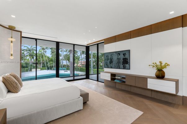 Bedroom, Interior, Pendant Lights, Recessed Lighting, Wood Texture Flooring