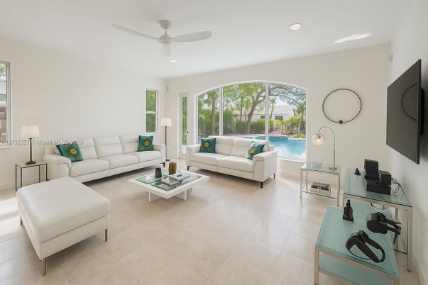 Interior, Living room, Recessed Lighting, Water