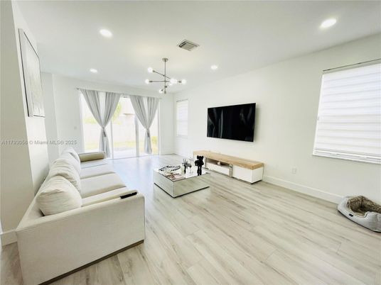 Interior, Living room, Pendant Lights, Recessed Lighting, Wood Texture Flooring