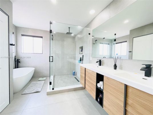 Bathroom, Dual Sink Vanities, Free Standing Baths, Glass Shower, Interior, Recessed Lighting