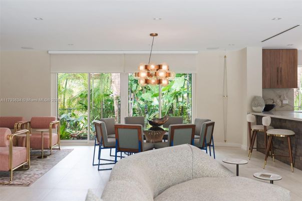 Dining room, Interior, Pendant Lights, Recessed Lighting