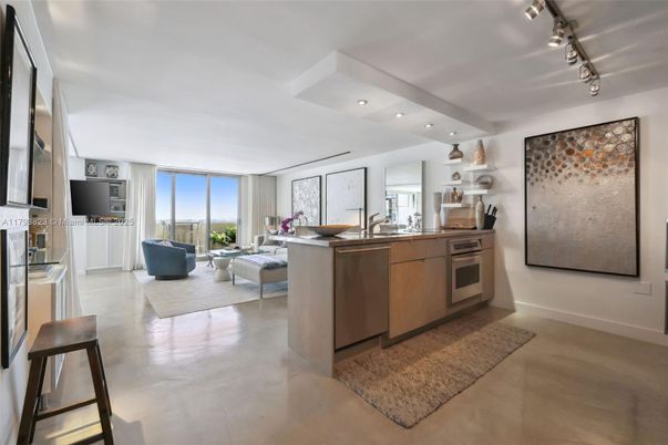 Interior, Kitchen, Living room, Recessed Lighting, Stainless Steel Appliances