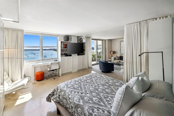 Bedroom, Home Office, Interior, Living room, Water