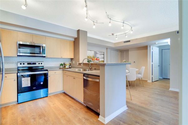 Dining room, Interior, Kitchen, Stainless Steel Appliances, Wood Texture Flooring