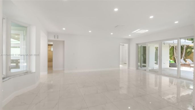 Empty room, Interior, Marble, Recessed Lighting