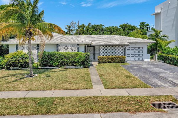 Attached, Backyard, Exterior, Facade, Ranch