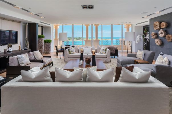 Interior, Living room, Recessed Lighting, Water