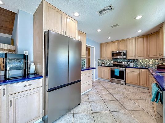 Billiard Table, Interior, Kitchen, Recessed Lighting